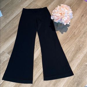 MUST-HAVE BLACK ELASTIC LAUNDRY PANTS